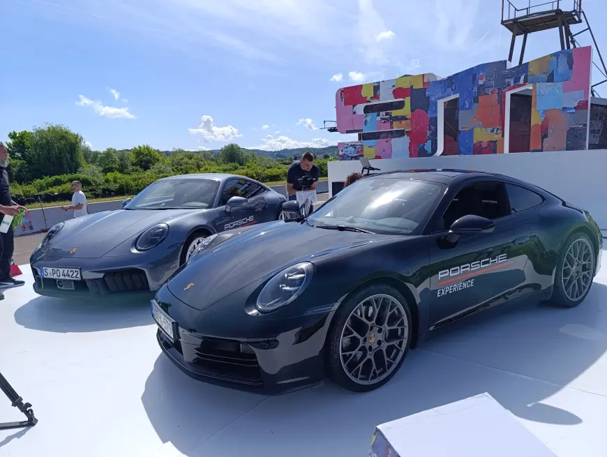 Spektakl na točkovima: Porsche 911 zasijao na promociji u Banjaluci (FOTO)