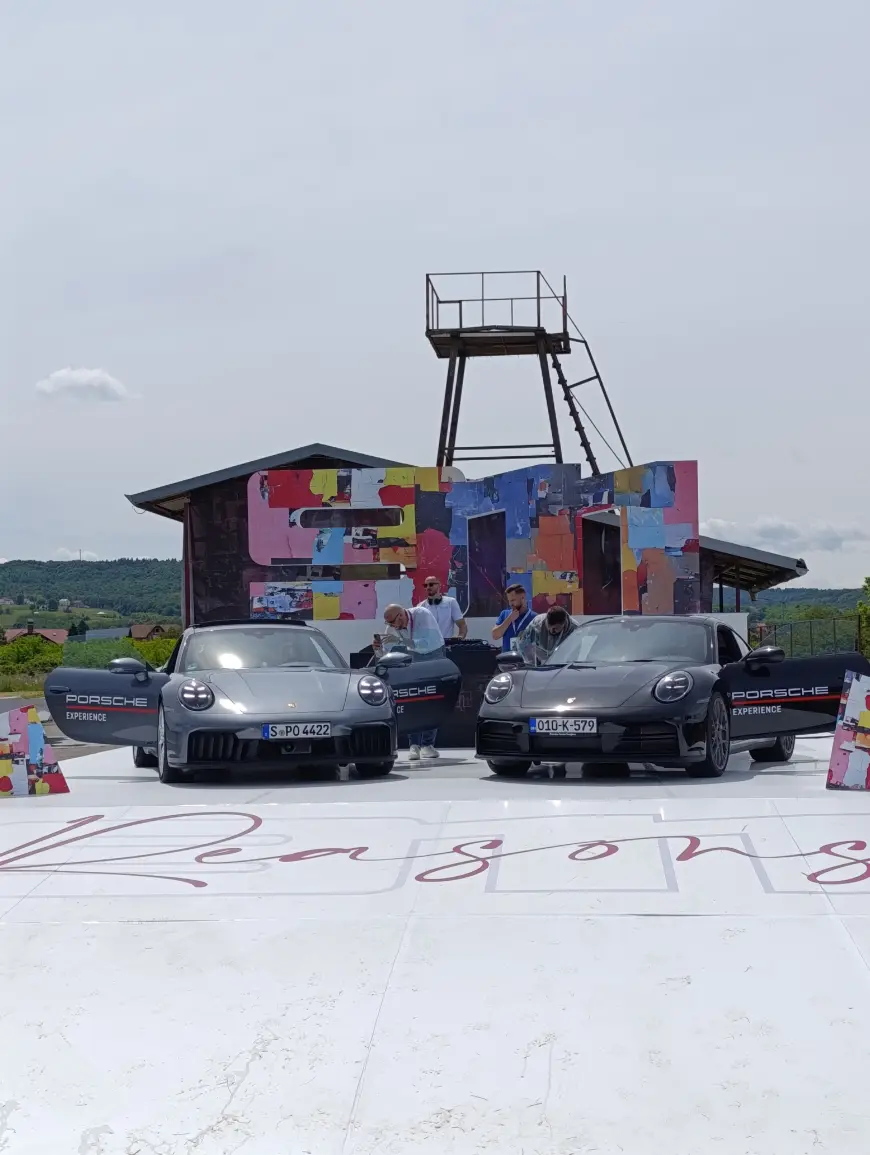Spektakl na točkovima: Porsche 911 zasijao na promociji u Banjaluci (FOTO)