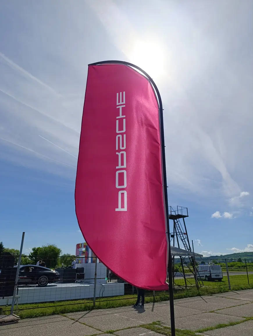 Spektakl na točkovima: Porsche 911 zasijao na promociji u Banjaluci (FOTO)